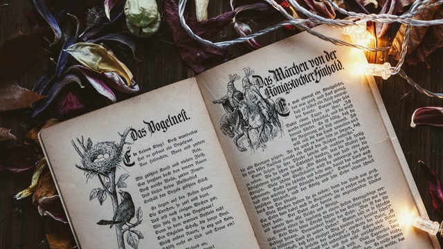 Theodor Nöldeke, Register (Index for volumes 1-3), In: Geschichte des Qorāns, Dritter Teil: Die Geschichte des Qorāntexts, von G. Bergsträsser, Dieterich’sche Verlagsbuchhandlung, Leipzig, Deutschland, 1926, pp. 273-351.